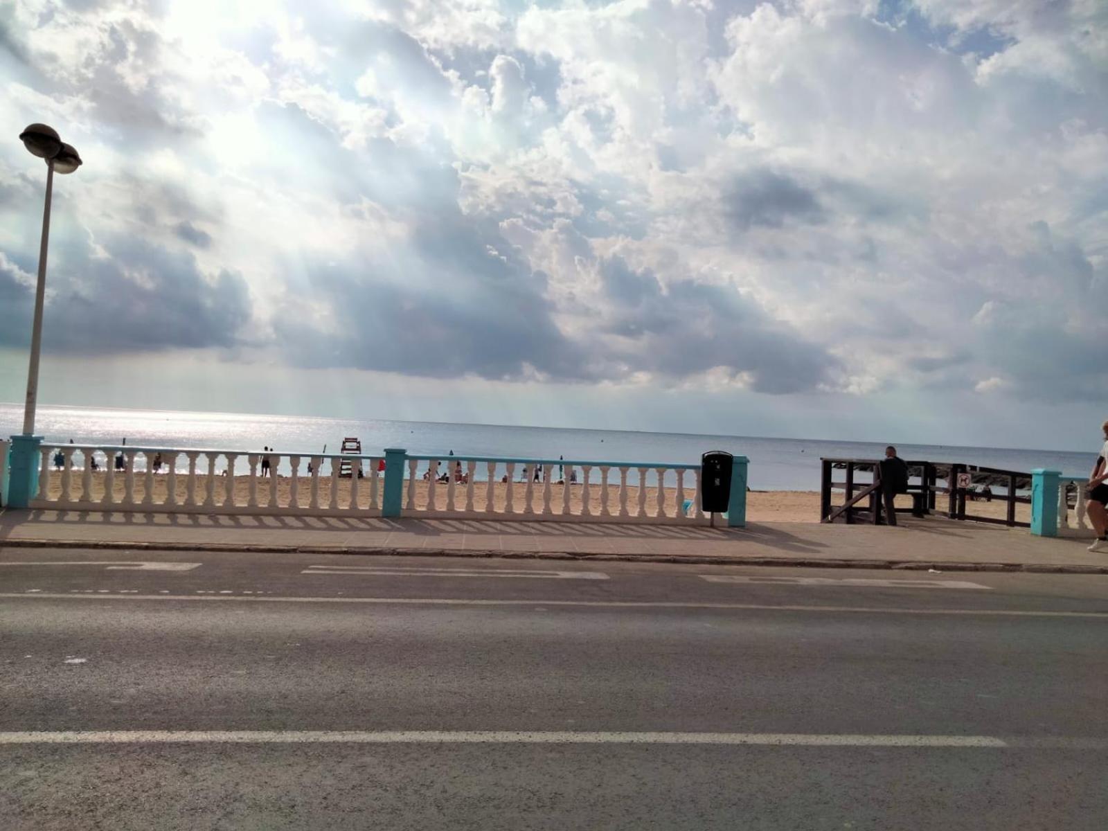 Casa Sol Y Mar 3K Apartman Torrevieja Kültér fotó